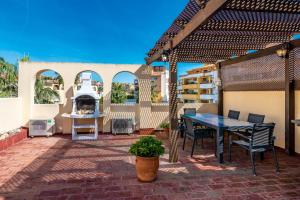 Μπαλκόνι ή βεράντα στο VB Fantastic 3BDR Duplex with large terrace