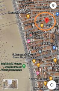 un primer plano de un mapa de una playa en Casa Peixe Nazare, en Nazaré