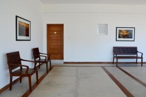 Een zitgedeelte bij Refresh Hotel Hikkaduwa