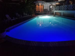 Bazén v ubytování Ridgeview Suites 1 to 3 nebo v jeho okolí