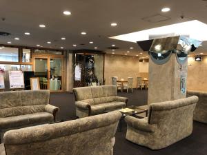 Posezení v ubytování Narita U-City Hotel
