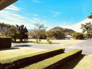 Gallery image of Hermanus 3 Bed Home King Bed with pool walk to sea in Hermanus
