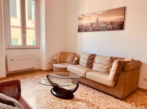 A seating area at Aqua Claudia and Anio Novus Apartments