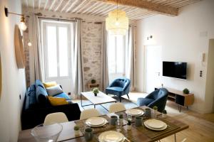Televízia a/alebo spoločenská miestnosť v ubytovaní Luxury apartment in Cannes / 300m from palais des Festivals / Parking included