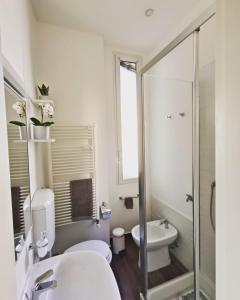 A bathroom at Amio Apartment - next to M5 Ca Granda Még 11 kép