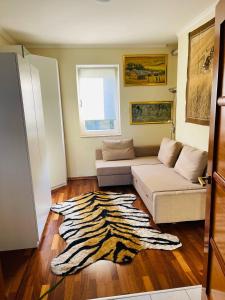 Posedenie v ubytovaní RoseHill Garden Family Villa with a Great Budapest View