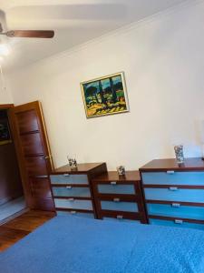 Posteľ alebo postele v izbe v ubytovaní RoseHill Garden Family Villa with a Great Budapest View