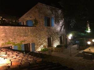Budova, v ktorej sa vila nachádza