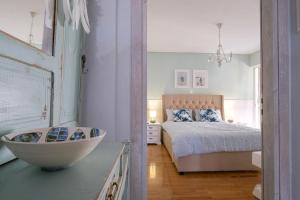 Posteľ alebo postele v izbe v ubytovaní Beach luxe in Glyfada, Athens riviera by GHH