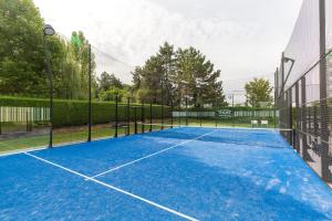 Tenis in/ali skvoš poleg nastanitve Thon Hotel Brussels Airport oz. v okolici