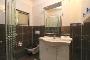 Kúpeľňa v ubytovaní House Marija 1801 + 12 fotografií