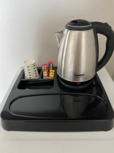 Oprema za pripravo čaja oz. kave v nastanitvi Ferah Otel