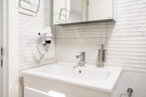 Fotografie z fotogalerie ubytování Flat with Shared Pool Close to the Beach in Cesme v destinaci Cesme
