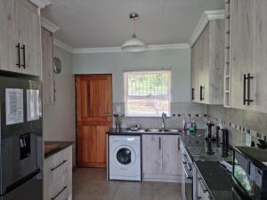 Clarens on Collett的厨房或小厨房