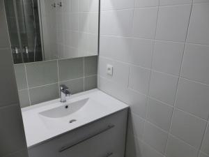 Bathroom sa Les Rives de Capbreton Villa patio Résidence pour 4 personnes