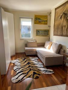 Posedenie v ubytovaní RoseHill Garden Family Villa with a Great Budapest View