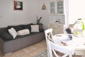Posezení v ubytování Luxusní apartmán s empírovými freskami v centru Čáslavi