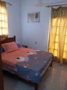 Postel nebo postele na pokoji v ubytování new ikea flat 1