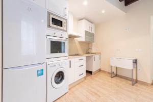 Kuchnia lub aneks kuchenny w obiekcie Allo Apartments Consistorio Centro 2 Habitaciones