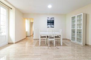 Zdjęcie z galerii obiektu Allo Apartments Consistorio Centro 2 Habitaciones w mieście Jerez de la Frontera