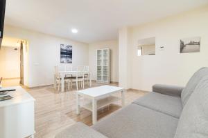 Część wypoczynkowa w obiekcie Allo Apartments Consistorio Centro 2 Habitaciones