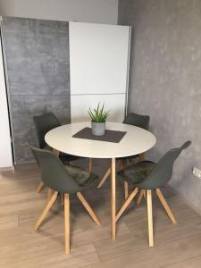 Φωτογραφία από το άλμπουμ του Modern eingerichtetes Apartment Nähe Hauptbahnhof στο Μπραουνσβάιγκ