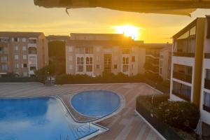 Foto dalla galleria di T2 with Veranda residence with pool ! a Fréjus