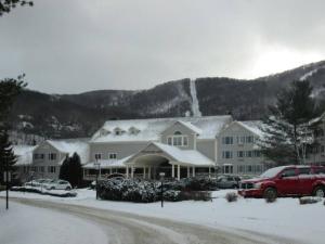 冬天的Gorgeous New Zen Suite Sleeps 4-Ski On Off Jiminy