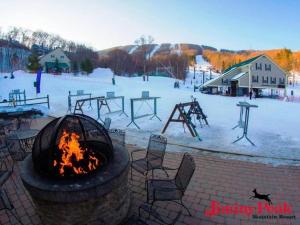 冬天的Gorgeous New Zen Suite Sleeps 4-Ski On Off Jiminy