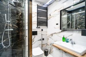Kúpeľňa v ubytovaní Apartament Adasiowa Polana by Apart Concept Podhale + 23 fotografií