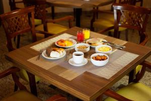 Comida no hotel ou em algum lugar perto