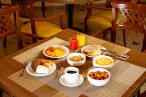 Comida no hotel ou em algum lugar perto