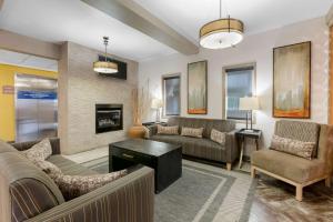 Χώρος καθιστικού στο Best Western Plus the Four Corners Inn