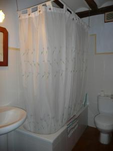 A bathroom at Etxeberri Landa Etxea