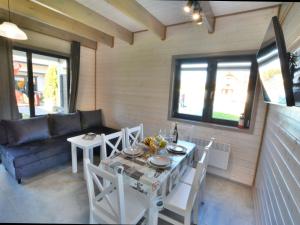 Χώρος καθιστικού στο Comfortable holiday homes with air conditioning