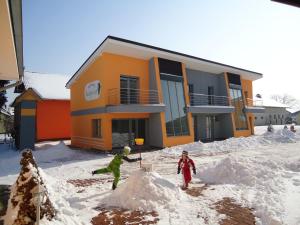 Apartments Akacijev Izvir v zimě