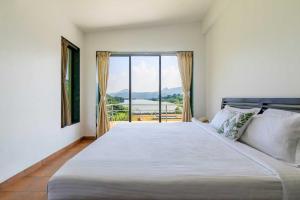 Gallery image of StayVista's Shivom Villa 1 - A Serene Escape with Views of the Valley and Lake in Lonavala +21 photos