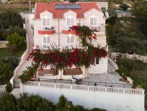 Ein Garten an der Unterkunft Villa Panorama Dubrovnik