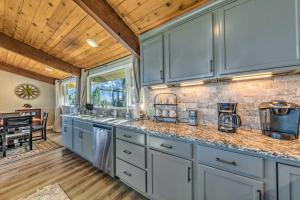 Gallery image of Serene Alto Cabin with Mountain Views and Fire Pit! in Alto