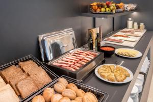Comida en o cerca de este hotel