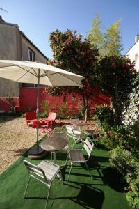 Gallery image of Little Lodge Hôtel in Brest +18 photos