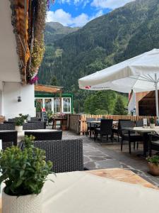 Restaurant ou autre lieu de restauration dans l'établissement Hotel-Gasthof Waldcafé