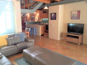Μια τηλεόραση ή/και κέντρο ψυχαγωγίας στο Fremantle Accommodation Villa Russell St