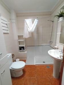 Koupelna v ubytování Apartamento 2 dormitorios cerca de la playa en Puerto del Carmen