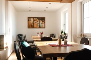Posezení v ubytování Hotel "Haus am Berg"
