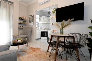 TV a/nebo společenská místnost v ubytování Lovely luxury apartment