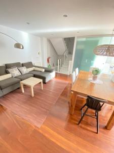 A seating area at Alojamientos Rías Baixas- Casa Castillejos- Carril