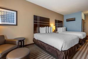 Postel nebo postele na pokoji v ubytování Best Western Plus North Odessa Inn & Suites