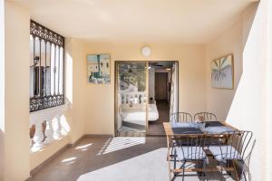 Fotografie z fotogalerie ubytování Castle Harbour Samuel's Studio Flat by LoveTenerife v destinaci Los Cristianos