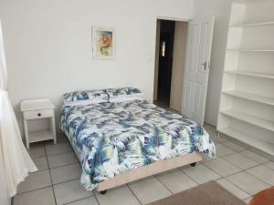 Katil atau katil-katil dalam bilik di Twin Shacks - Uilenkraalsmond